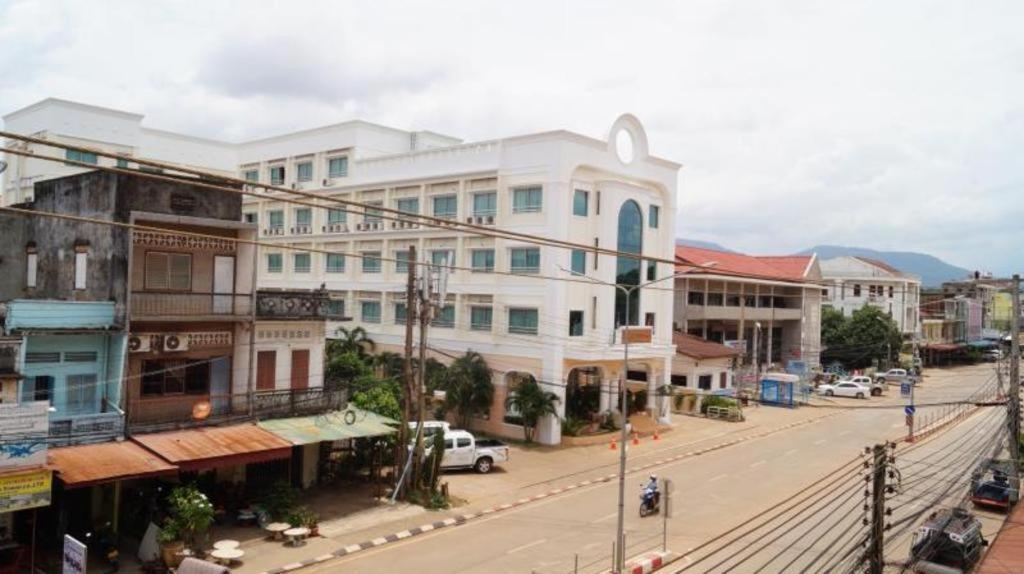Lankham Hotel Pakse Εξωτερικό φωτογραφία